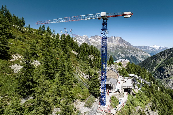 Liebherr erects crane by helicopter in France