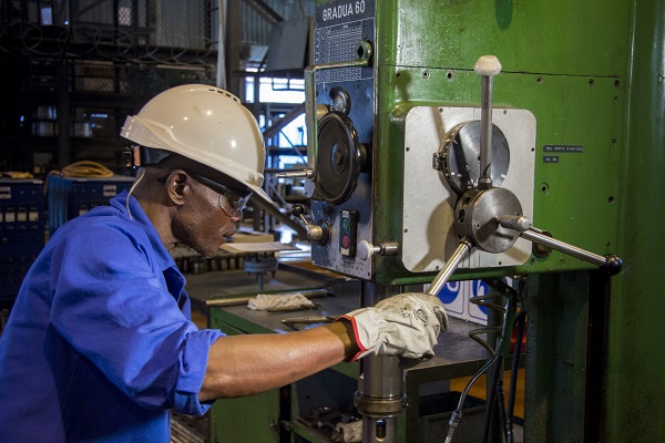 Improving output quality in pulp and paper
