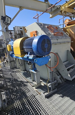 Custom Weba Chute solution transforms material flow at Saudi mine