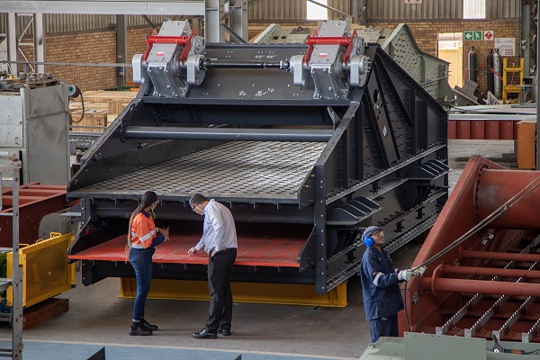 Crushing and screening flexibility for critical minerals