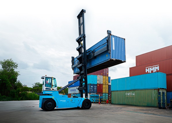 Empty container handlers go electri