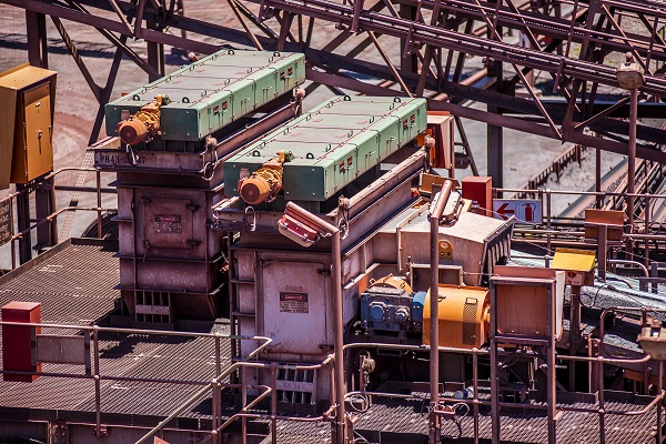 Engineered chute systems play critical role in minimising belt misalignment and improving plant reliability