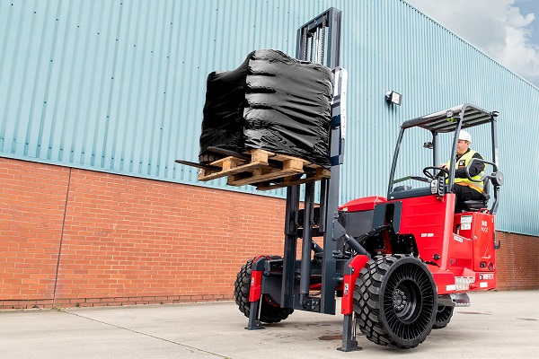 Moffett M8 NX2 forklift truck 2