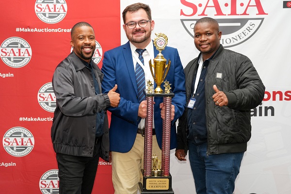 Past auctioneer of the year winner does it again