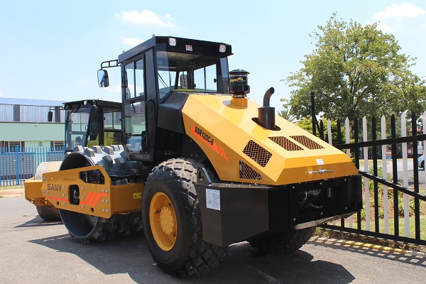 Versatile rollers and intelligent compaction give Goscor the edge in efficiency