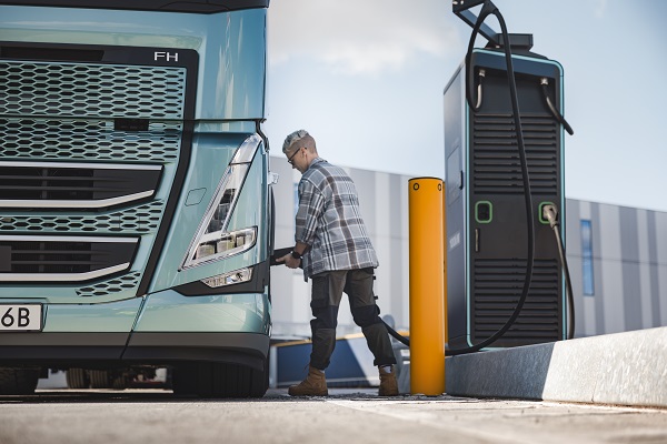 Volvo launches new electric trucks with ranges up to 700 km