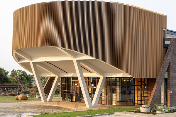 Eva Last lifespan beams shape the new engineering faculty at Walter Sisulu University