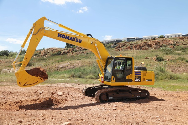 Komatsu introduces PC200 10M0 CE hydraulic excavator for SAs construction sector