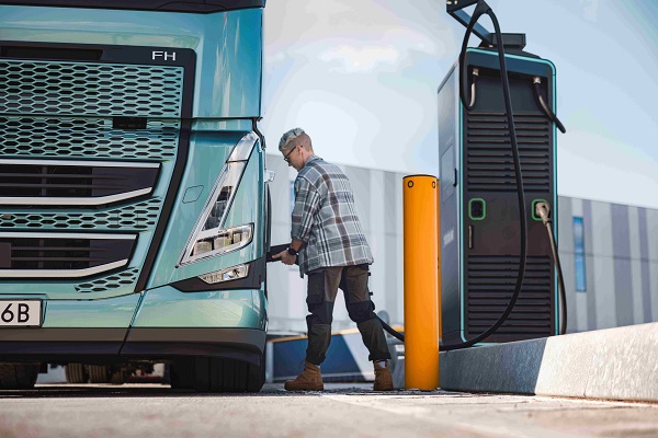 Volvo launches new electric trucks with ranges up to 700 km