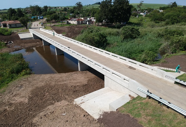 Successful completion of Msunduze River Bridge.JPG